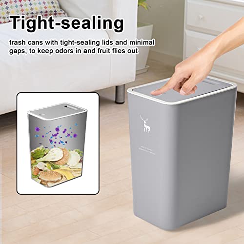 2 Pack 4 Gallons Plastic Trash Can with Lid Z848633